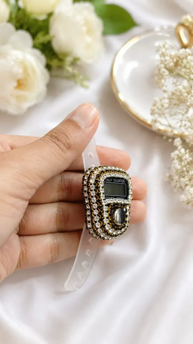 Adjusting the transparent Tasbeeh counter strap